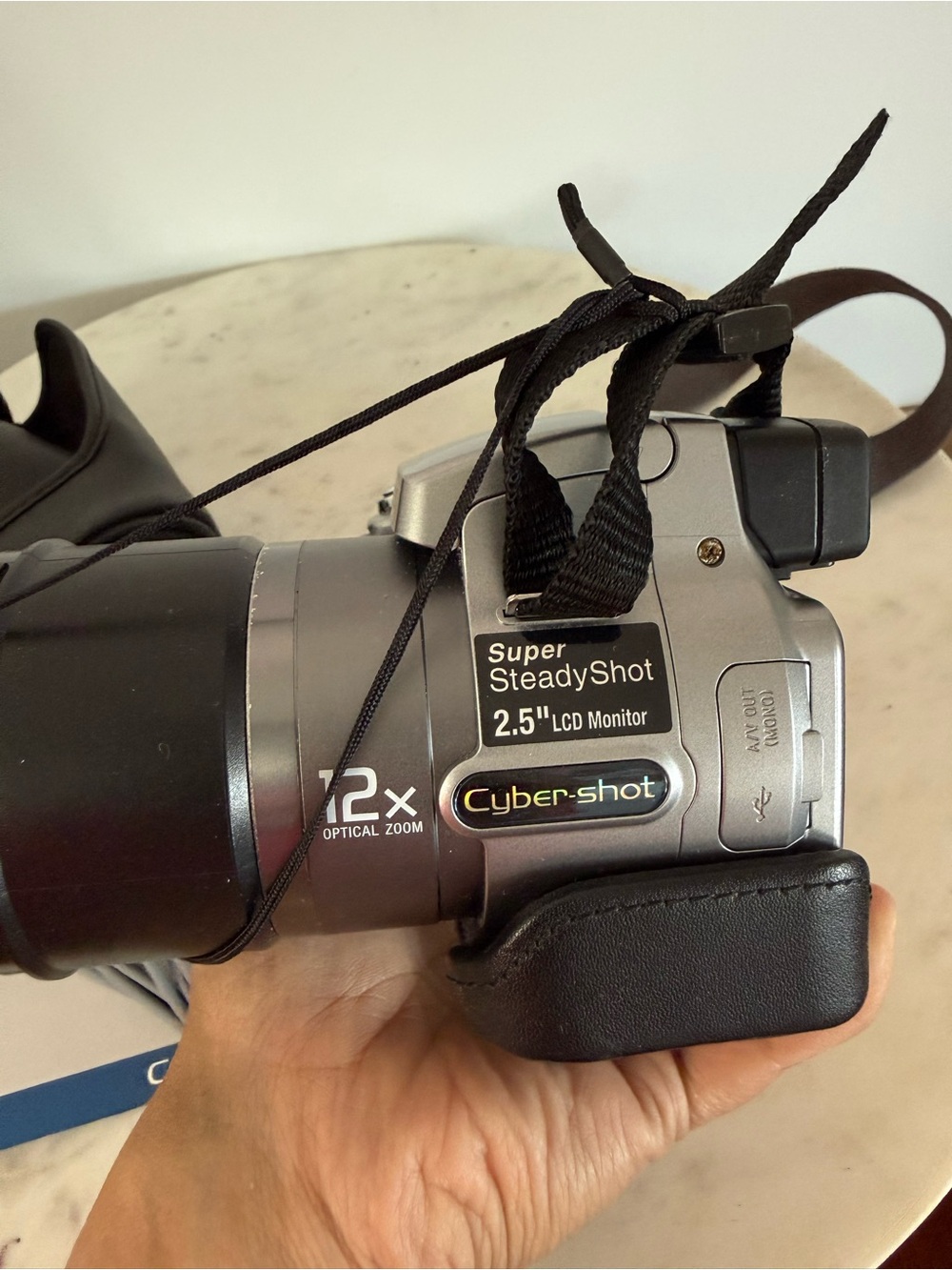 SONY Cyber-Shot DSC-H2 12x Digital Camera with case as is - Picture 7 of 12